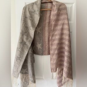 Pretty Persuasions Shawl NWT Super Soft American Flag Design